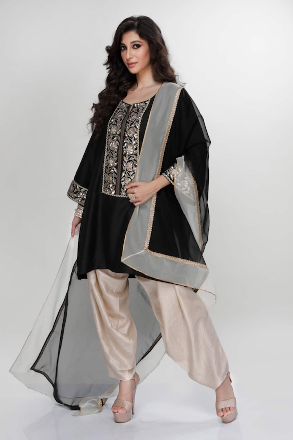 Ranian Dogri Kurta & Dhoti Salwar Set