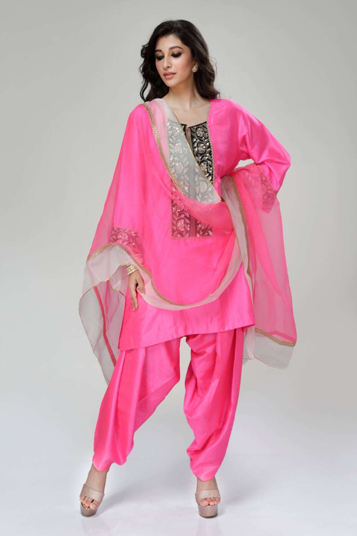 Ranian Dogri Kurta & Dhoti Salwar Set