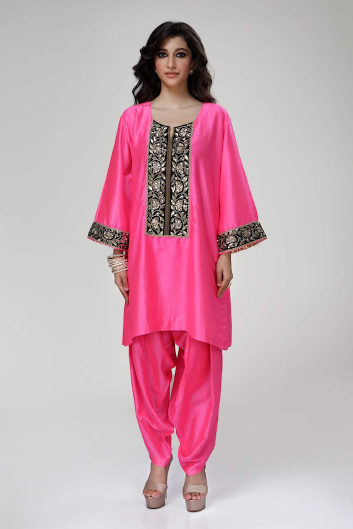 Ranian Dogri Kurta & Dhoti Salwar Set