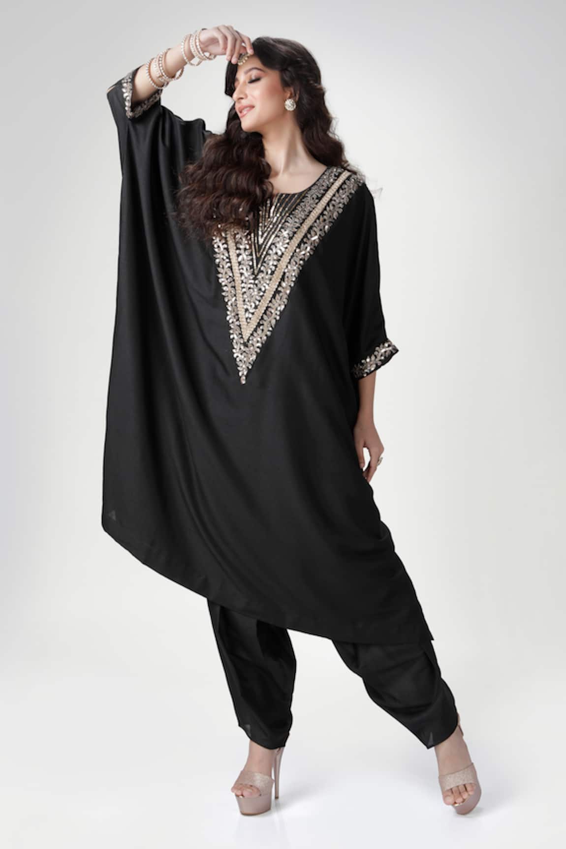 Ranian Embellished Kaftan & Dhoti Salwar Set