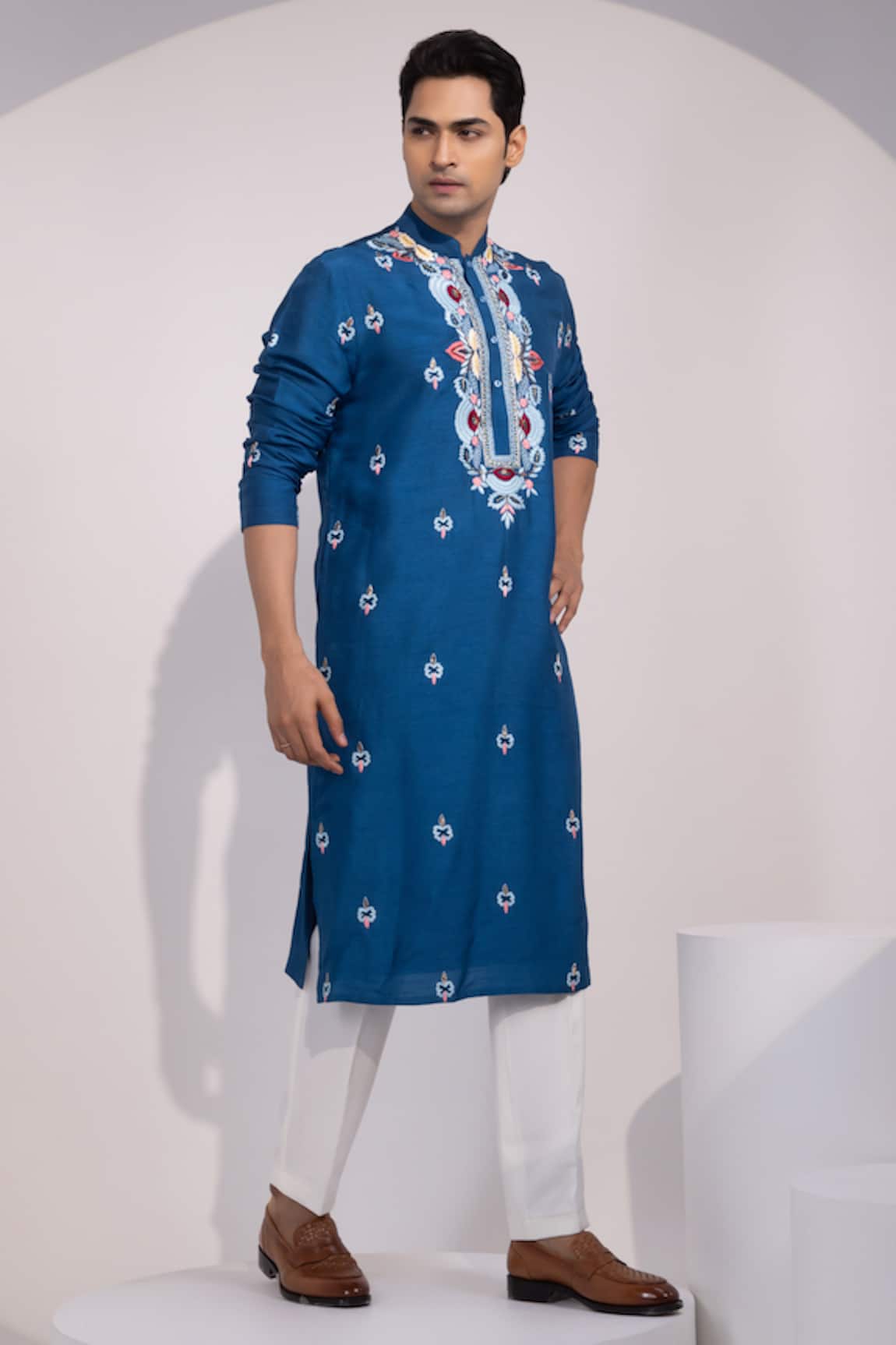 Yoseba Neelkriti Embroidered Kurta & Pyjama Set