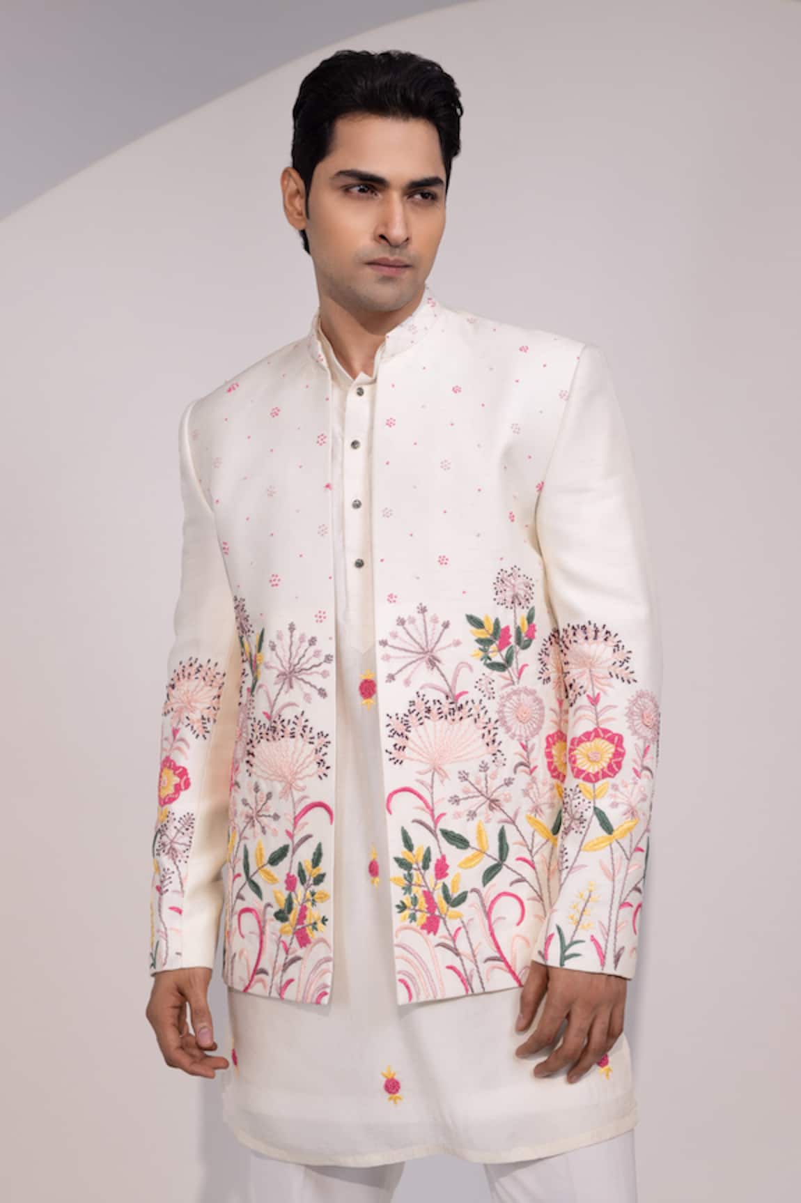 Yoseba Ivory Gulzar Gulzar Floral & Leaf Embroidered Jacket