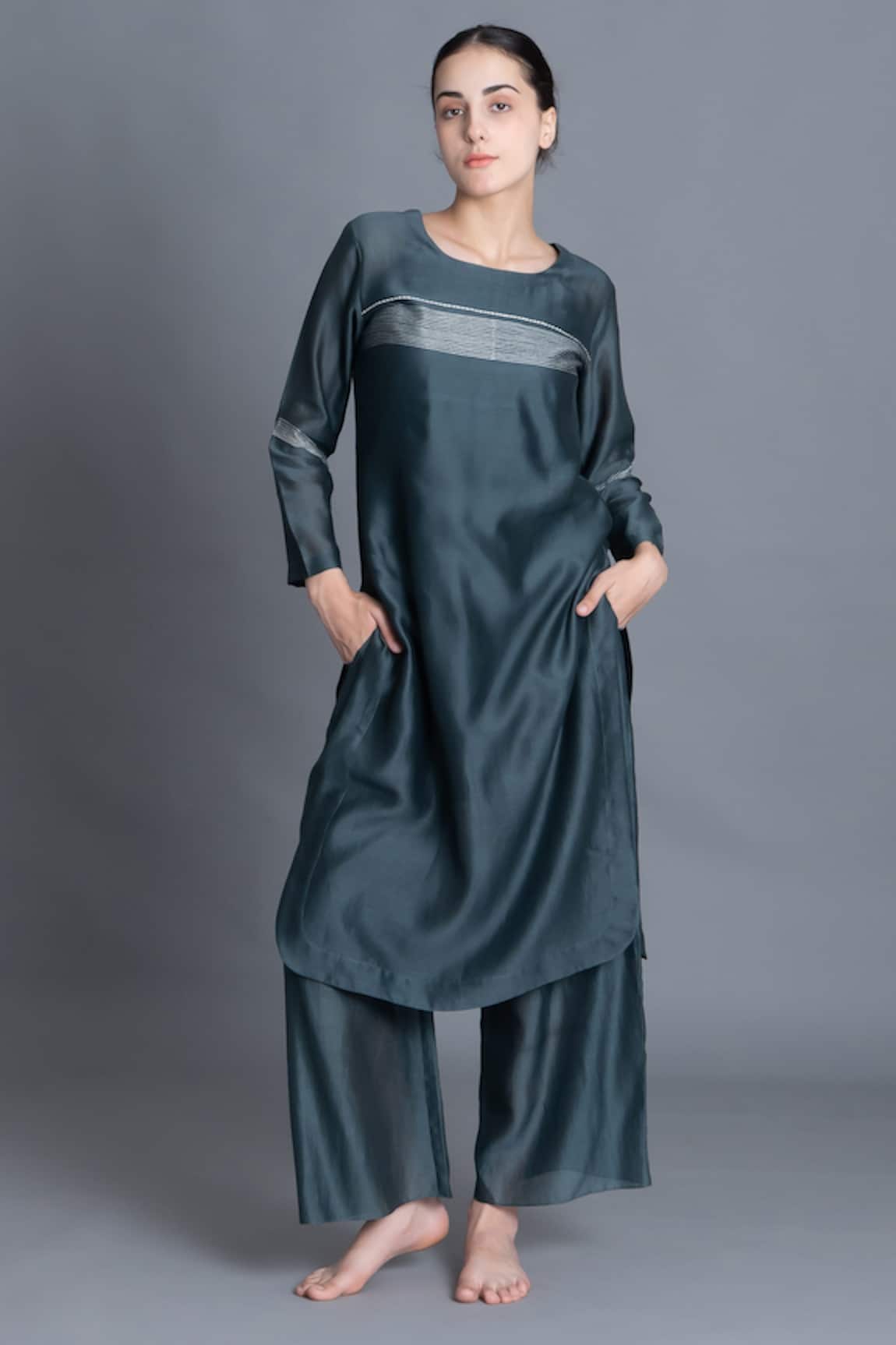 Khat E-mint Embroidered Kurta Set With Scarf