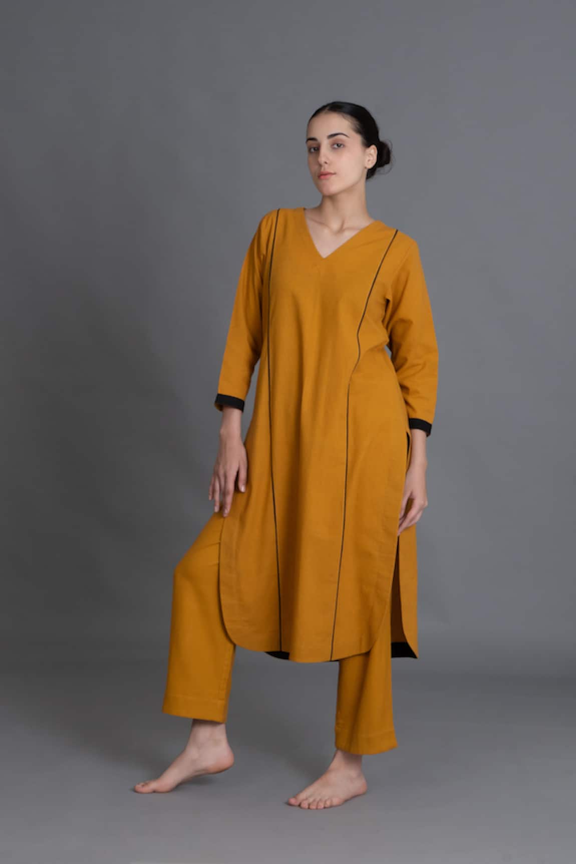 Khat Mustered Cotton V-neck Kurta & Pant Set