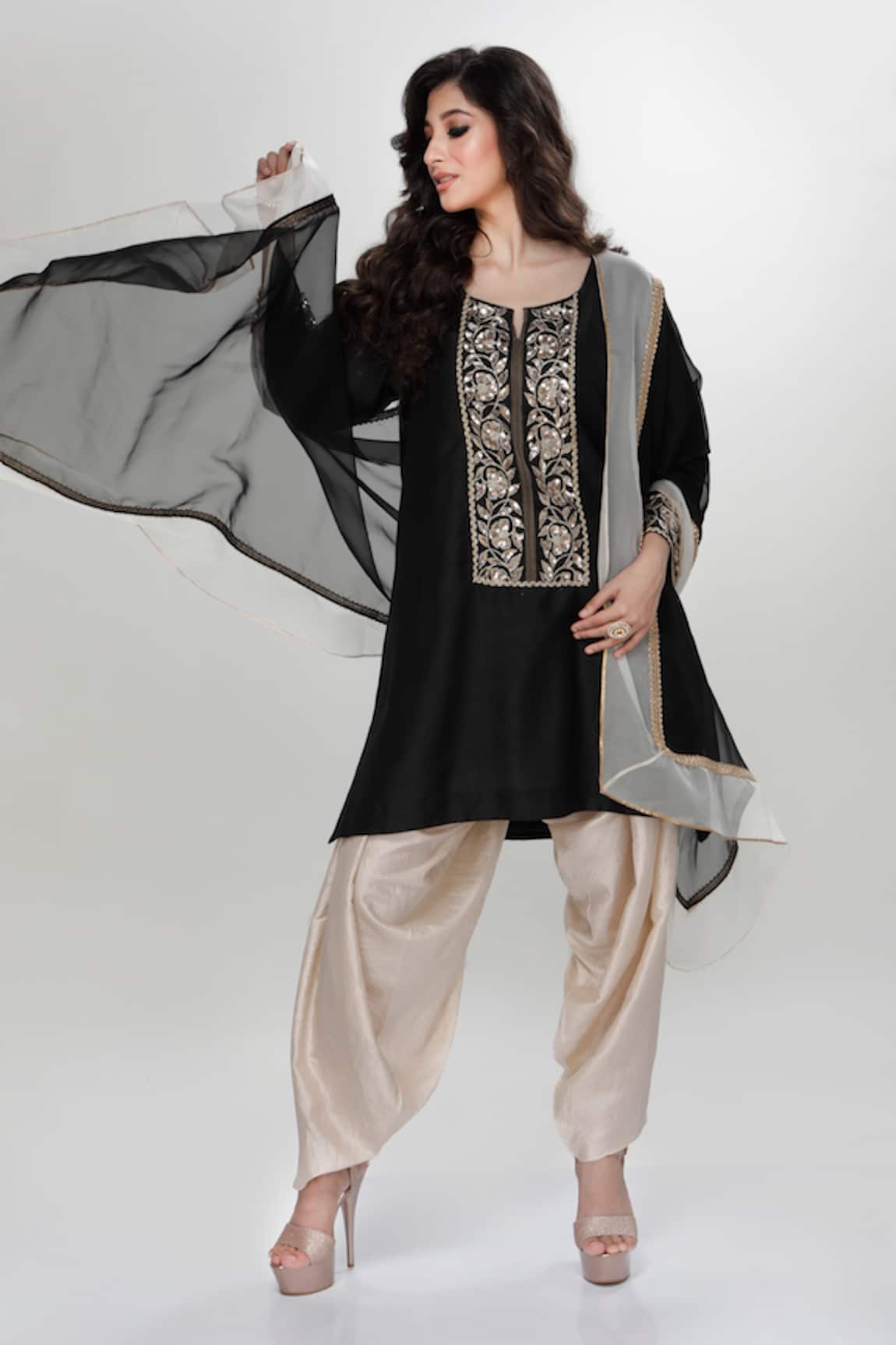 Ranian Dogri Kurta & Dhoti Salwar Set