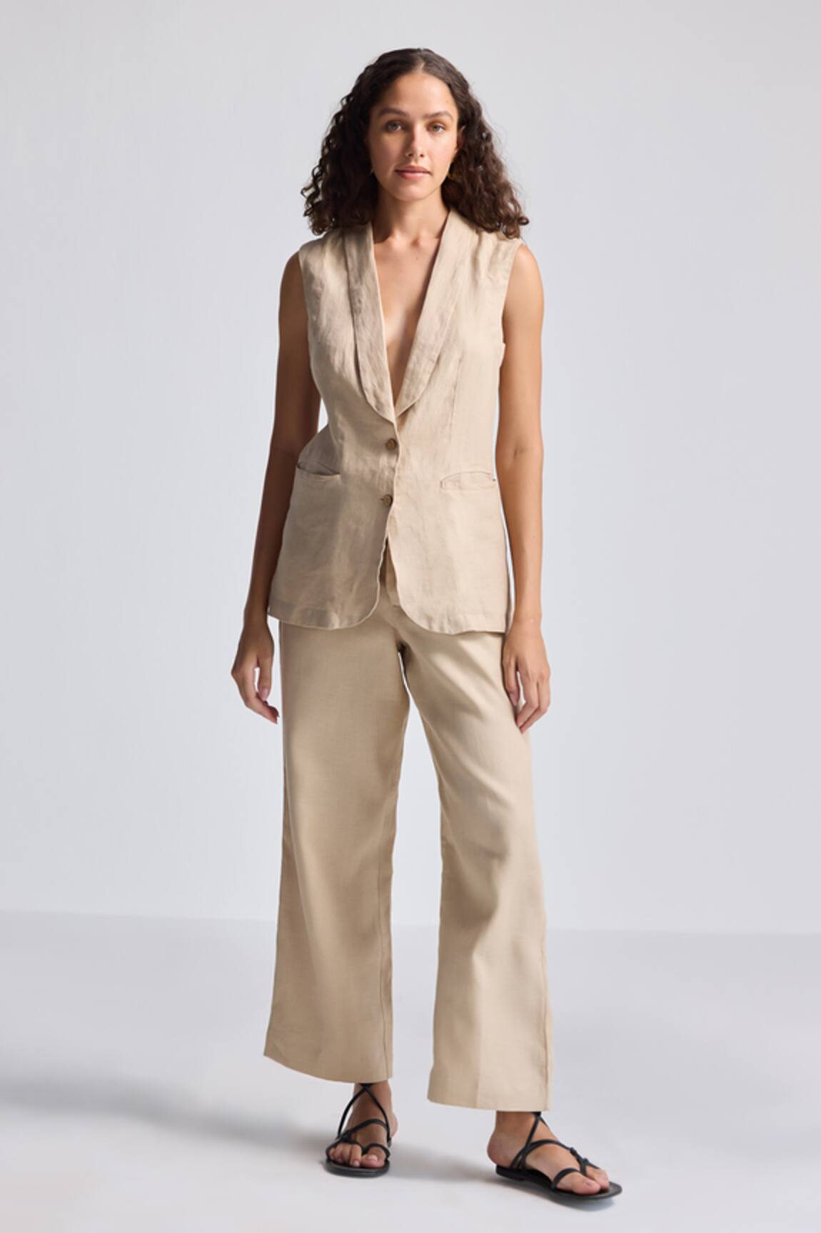 Reistor Sleeveless Jacket & Pant Set