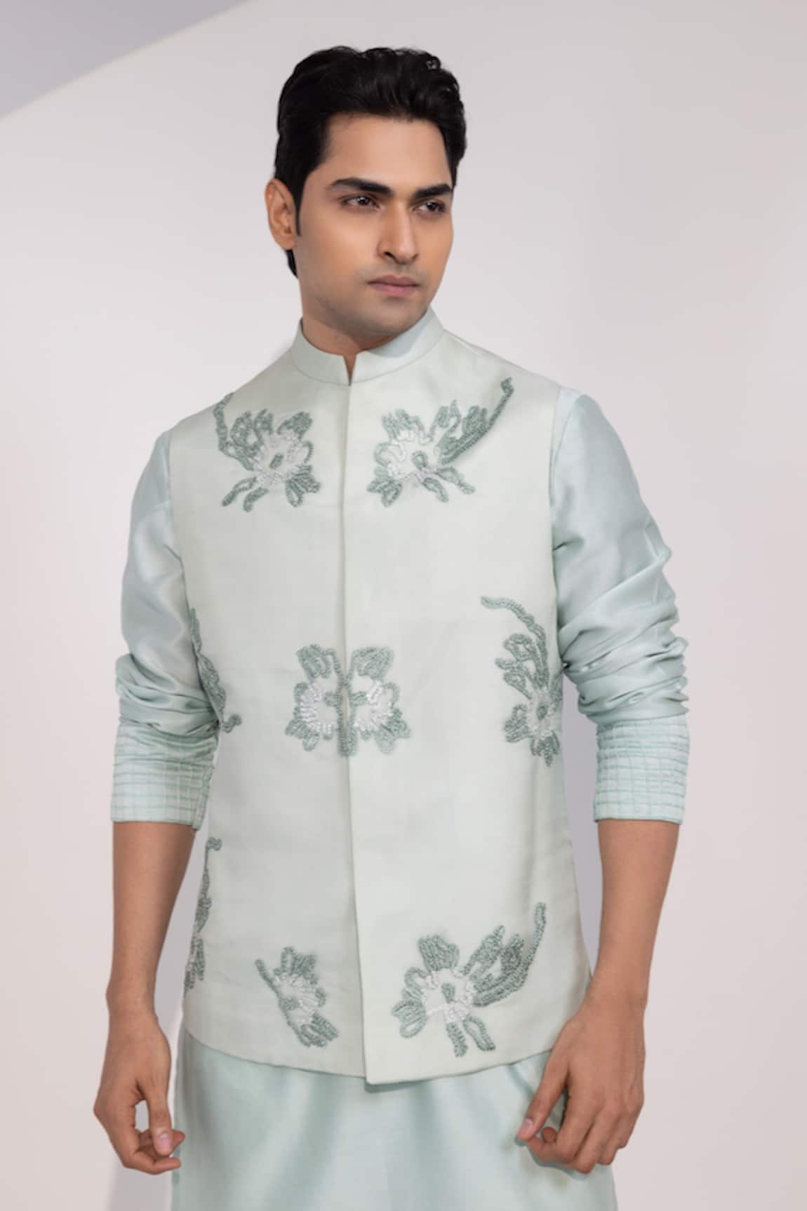 Yoseba Pista Noor Gulzar Noor Gulzar Floral & Bird Embroidered Nehru Jacket