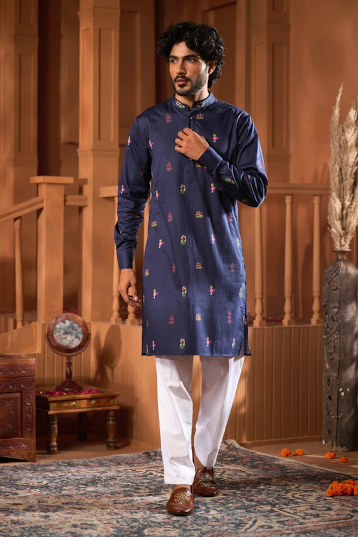 Taroob Embroidered Kurta & Pyjama Set