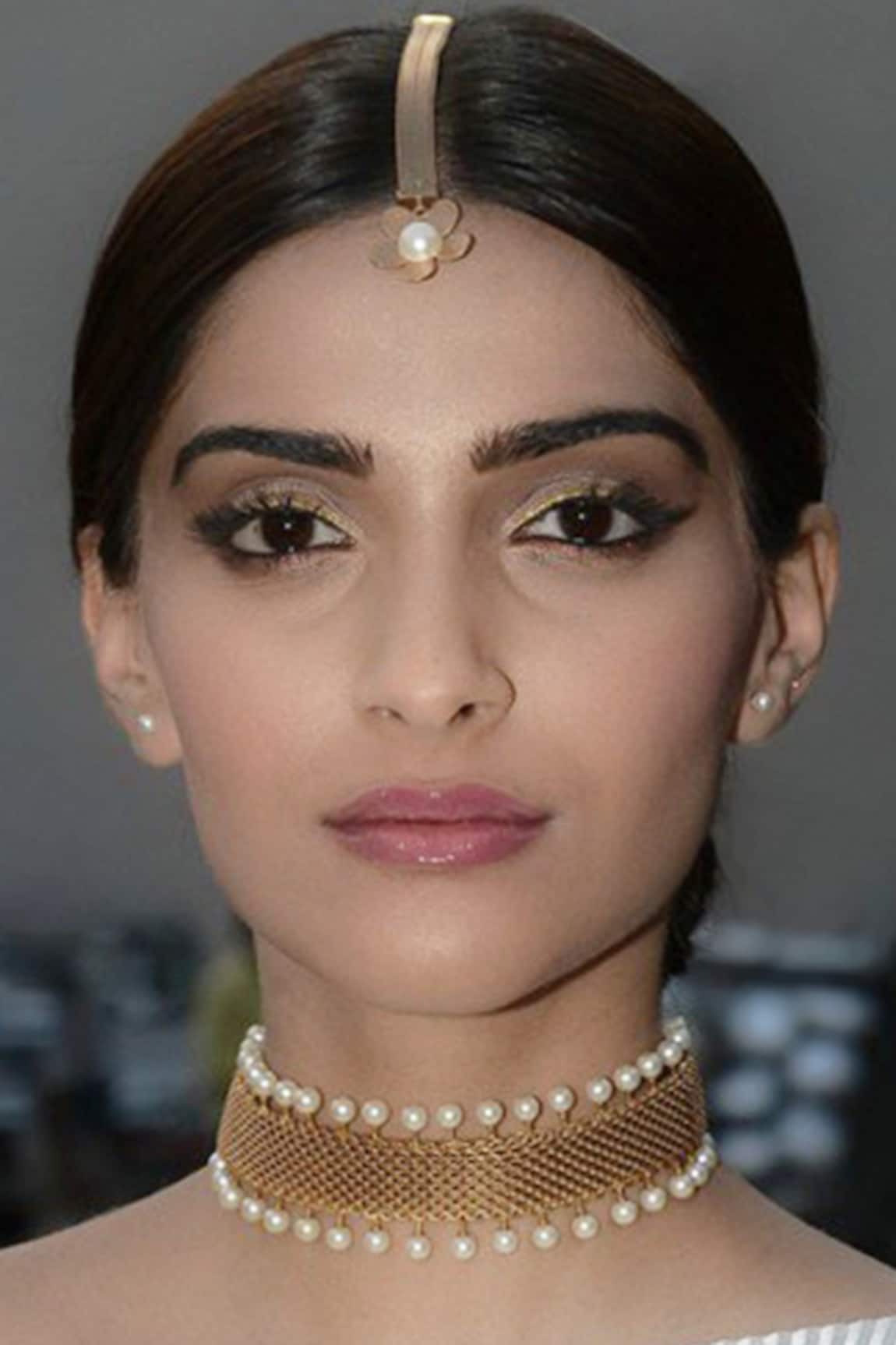 Suhani Pittie Mesh & Pearl Choker 