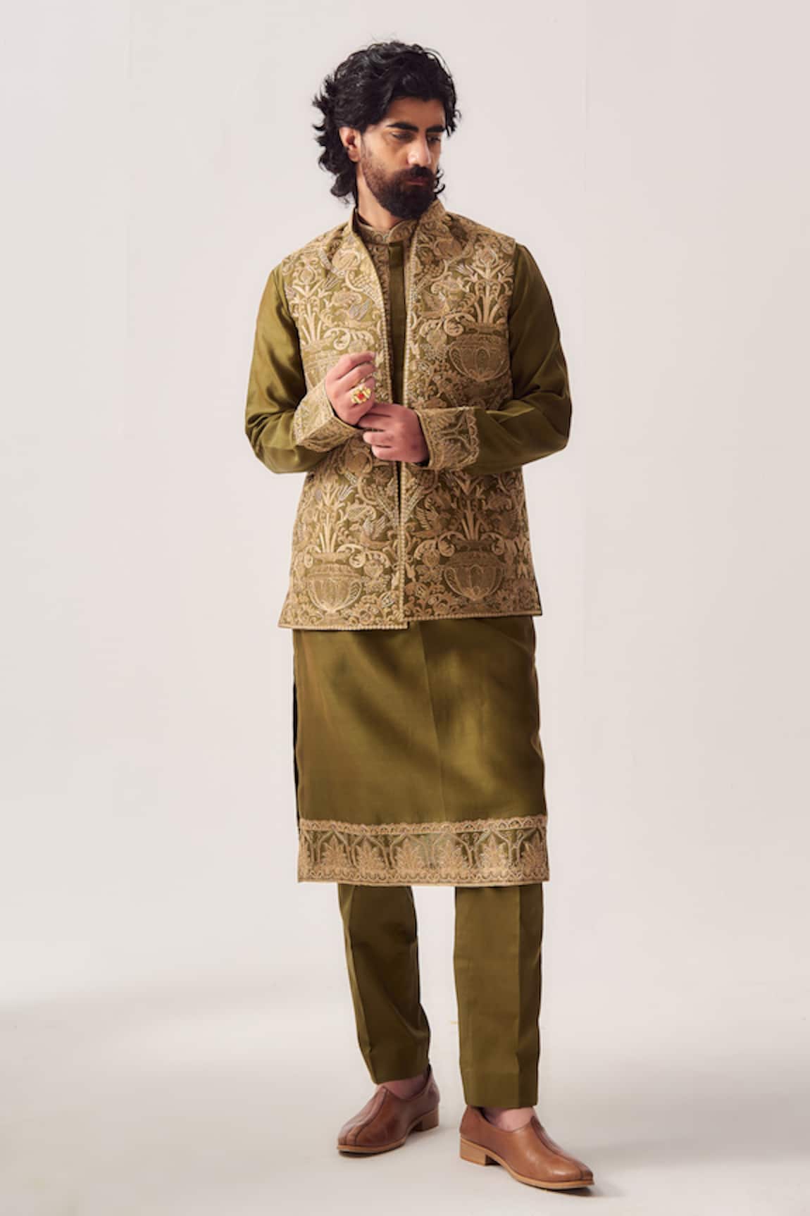 Wabi Sabi By Anshum-Ritesh Wild Crest Embroidered Bundi Kurta Set 
