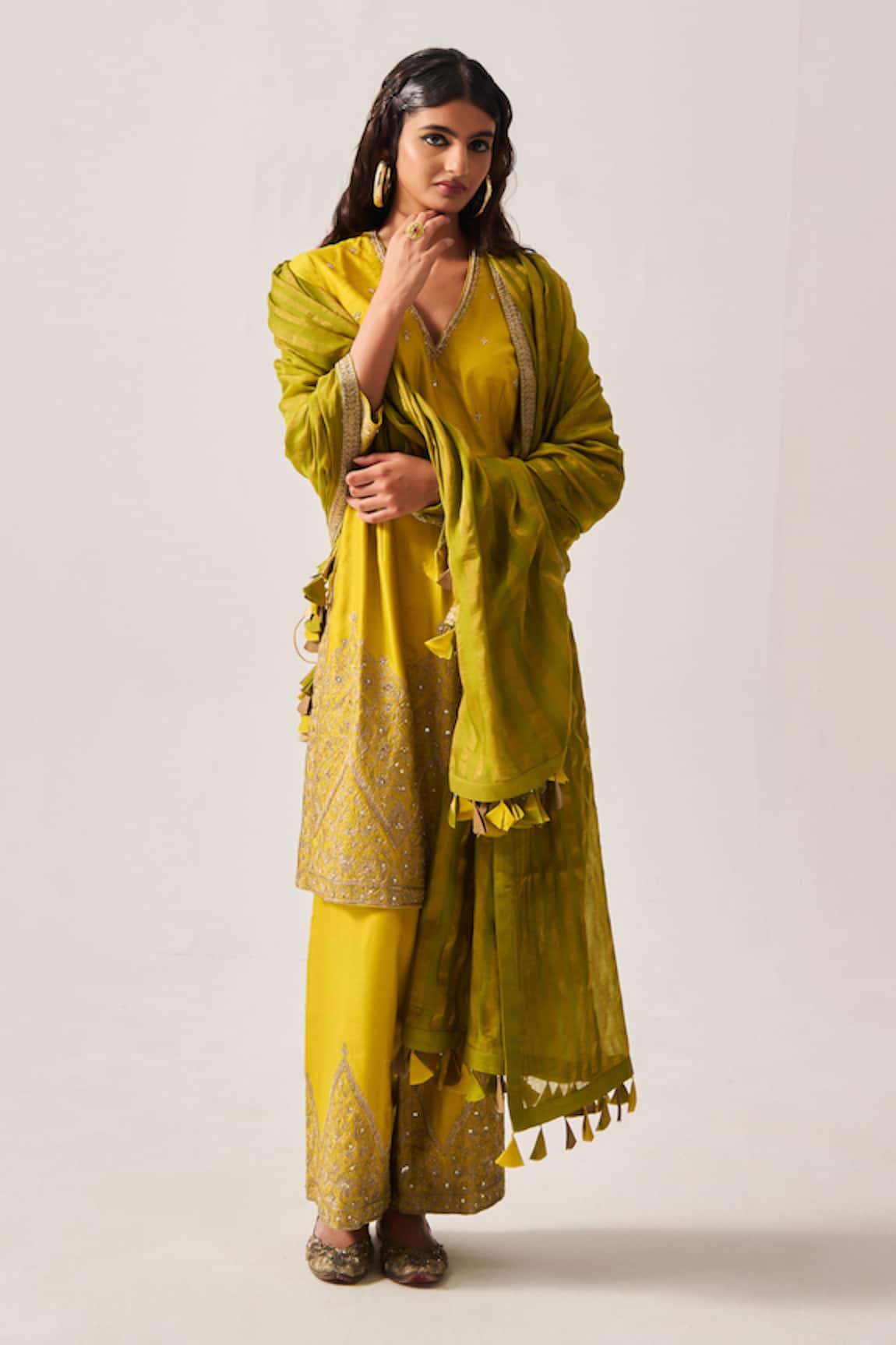 Wabi Sabi By Anshum-Ritesh Floral Dome Embroidered Kurta Set With Dupatta 