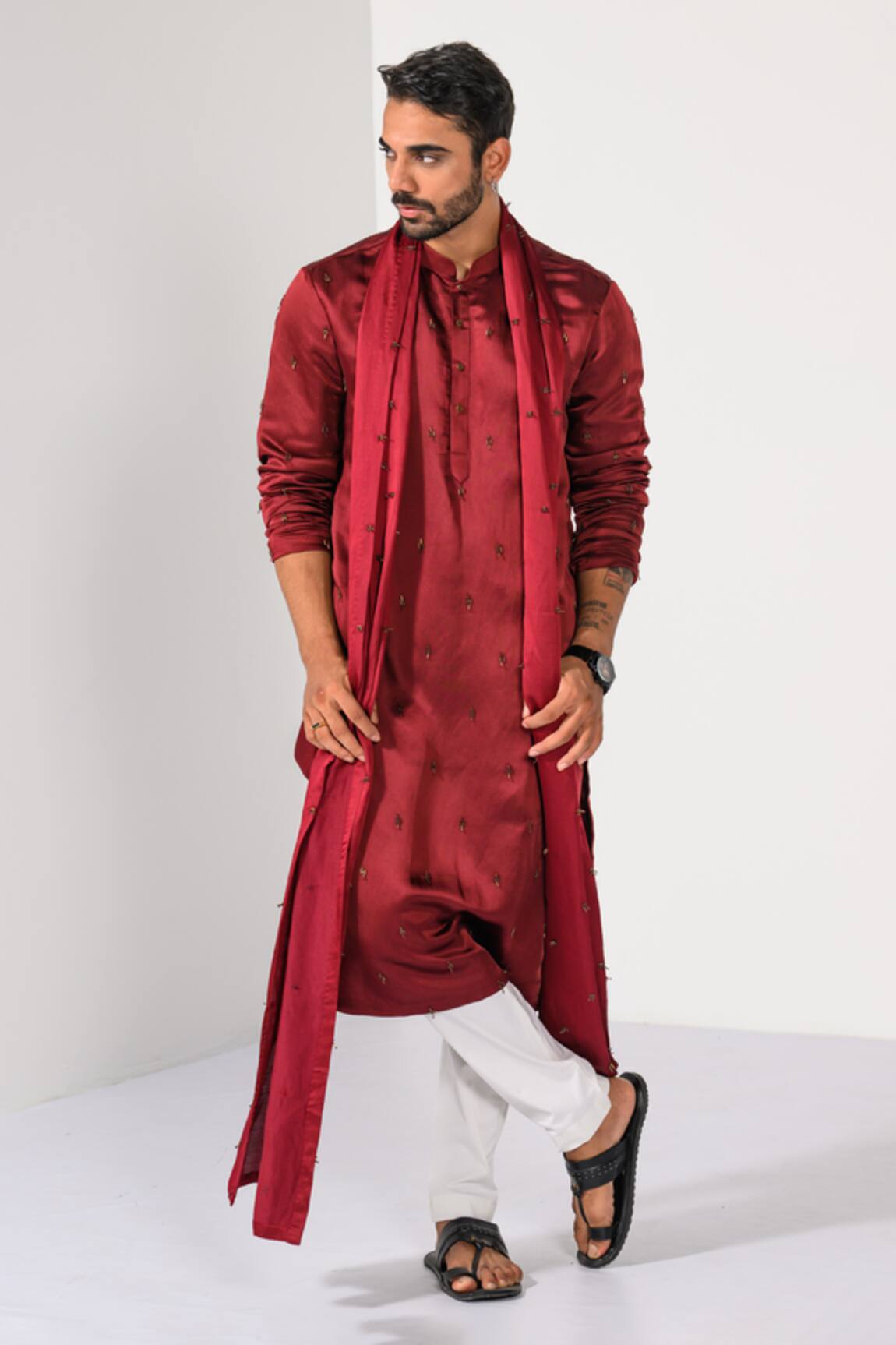 Kalpana Naik Ruby Radiance Thread & Pipe Work Kurta Set  