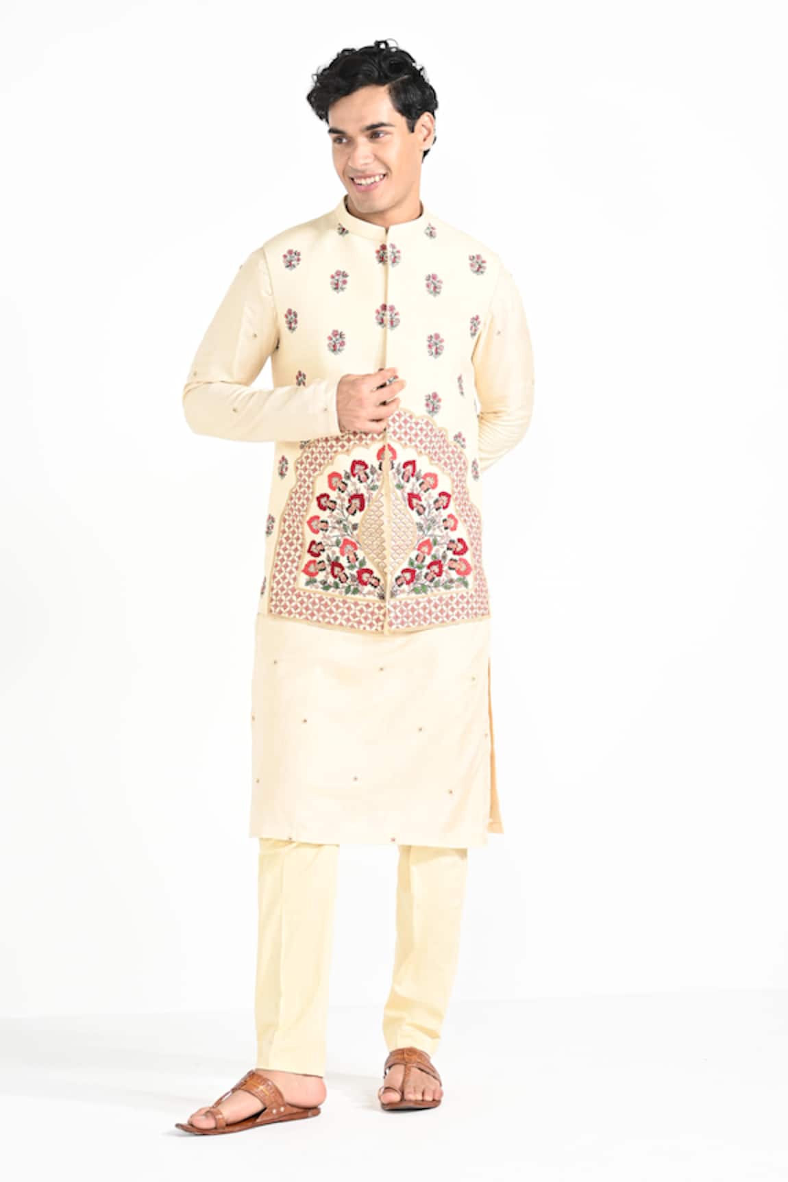 Kalpana Naik Rajasthani Floral Embroidered Bundi & Kurta Set 