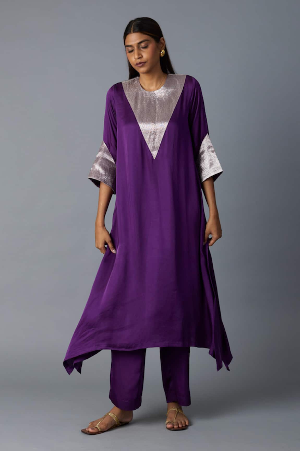 Vasstram Tikona Zari Panelled Kurta & Pant Set