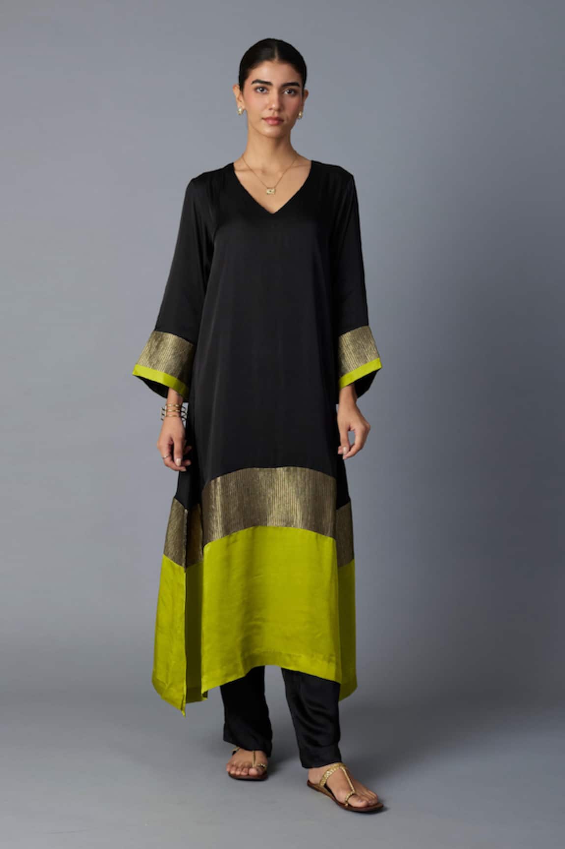 Vasstram Heena Zari Panelled Kaftan With Pant