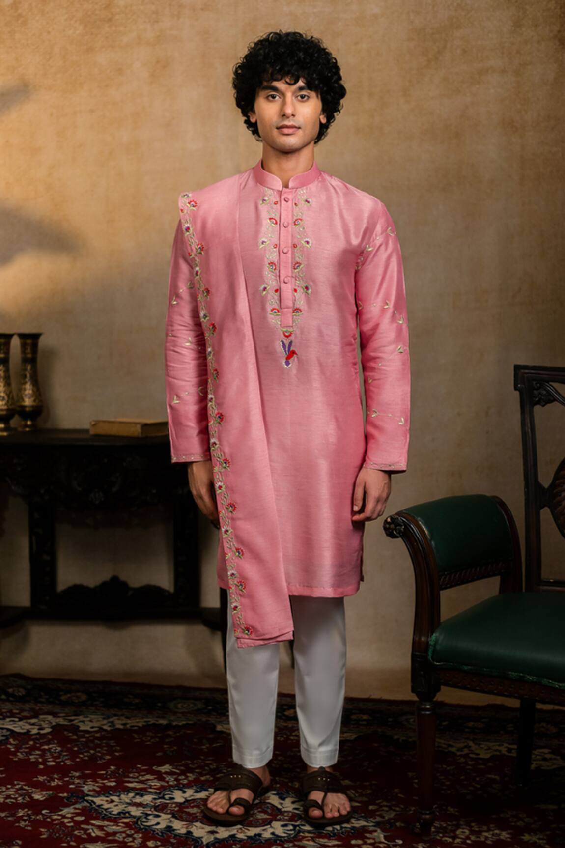 Hilo Design Gulab Pakshi Embroidered Kurta With Dupatta 