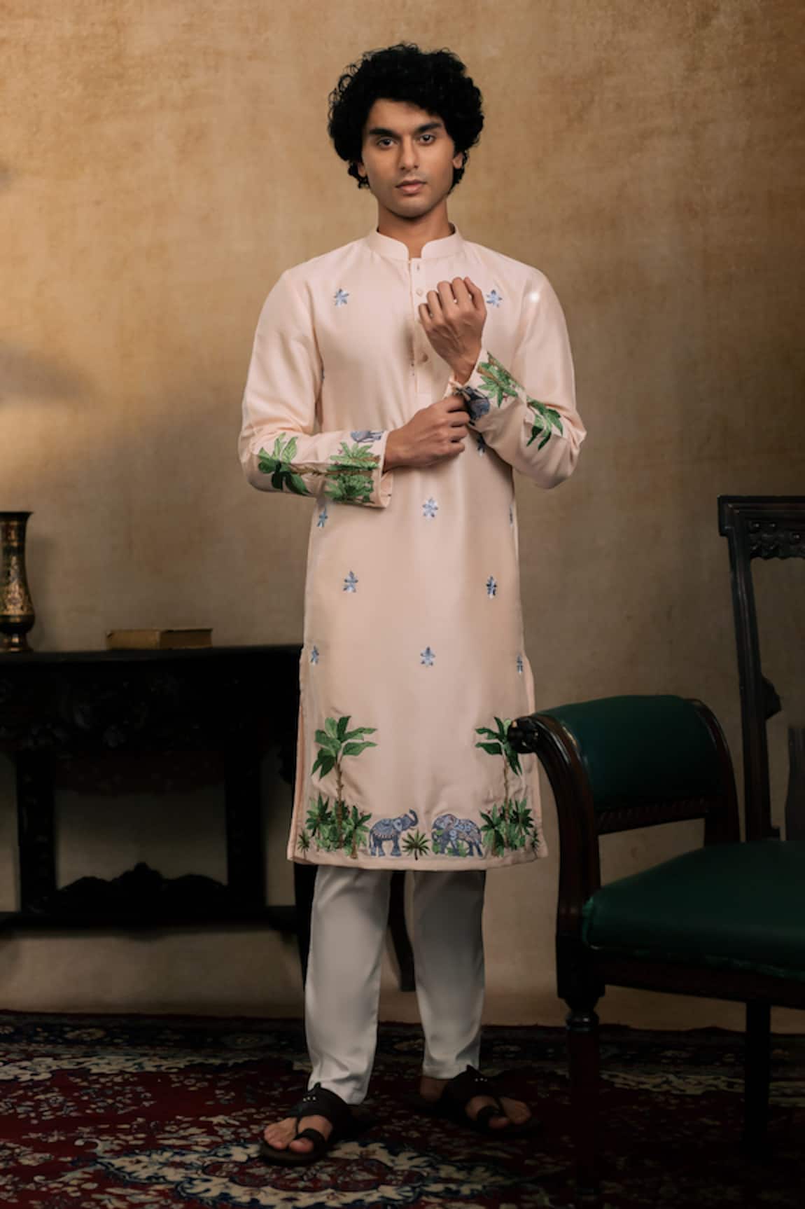 Hilo Design Gajavana Embroidered Kurta With Dupatta
