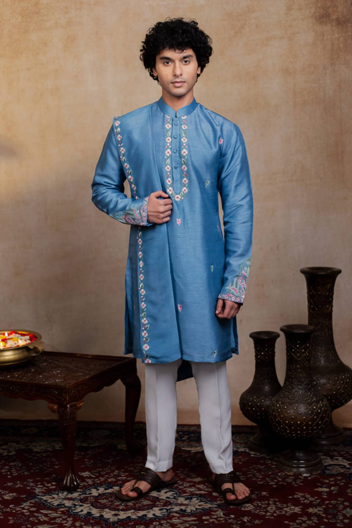 Hilo Design Varnika Embroidered Kurta With Dupatta 