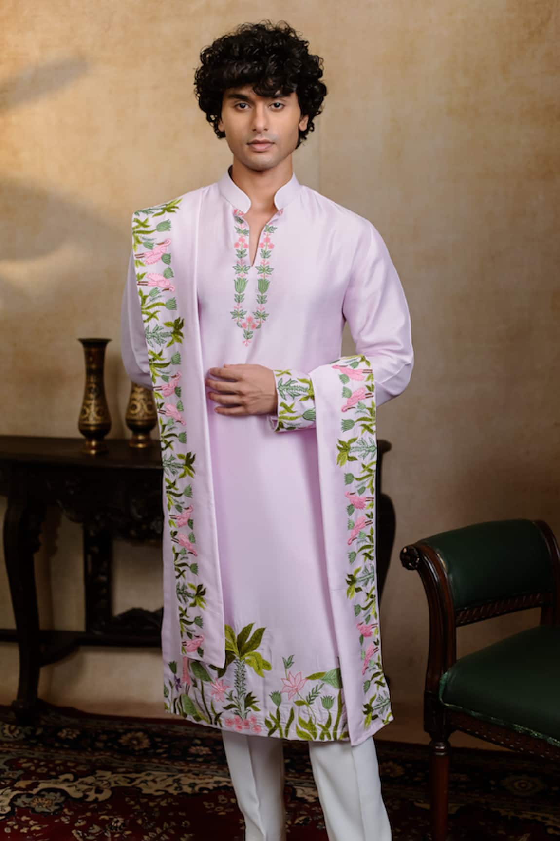 Hilo Design Taruni Hamsa Embrodered Kurta With Dupatta 