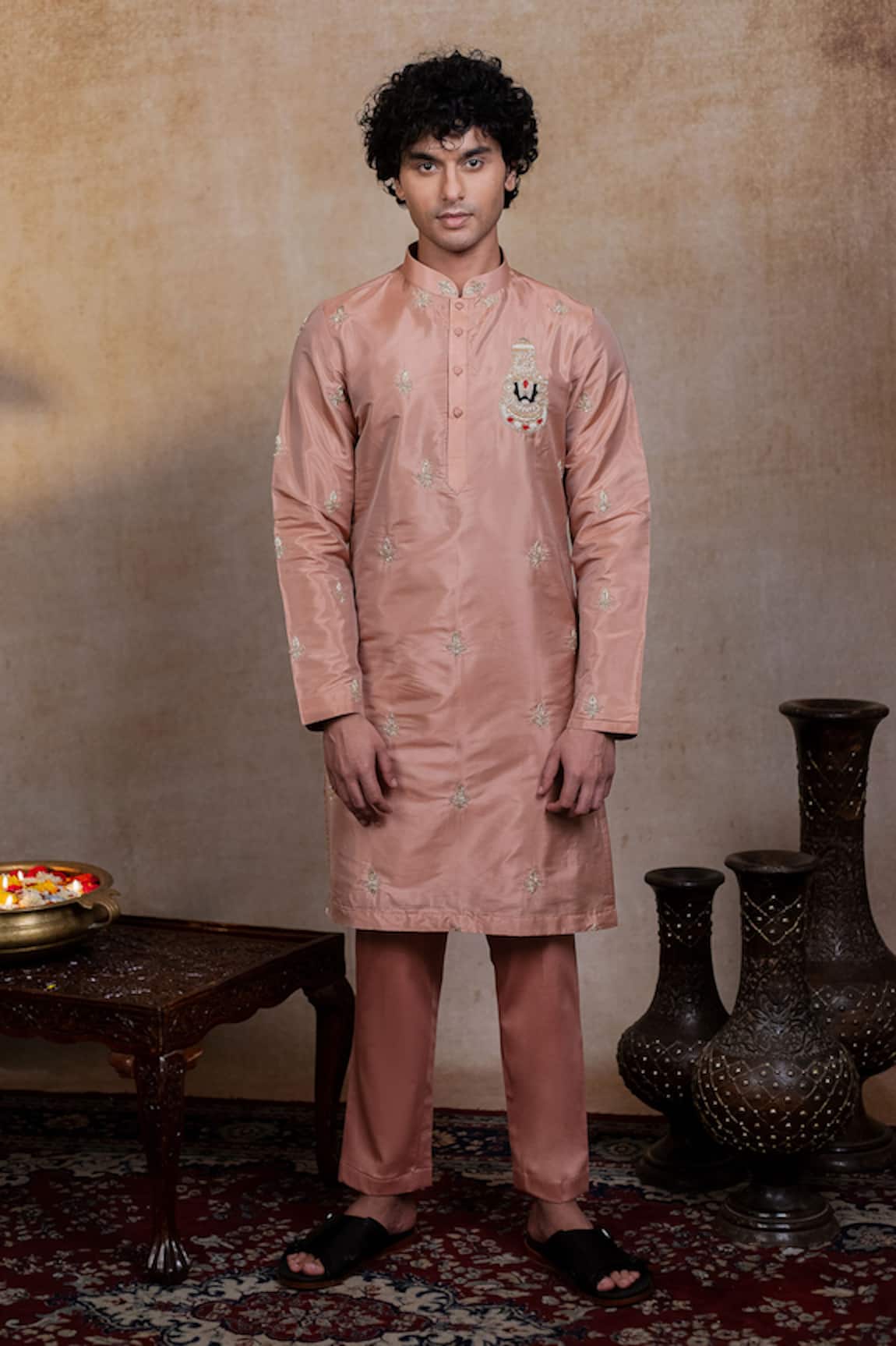 Hilo Design Balaji Ratna Pattu Kurta Set 