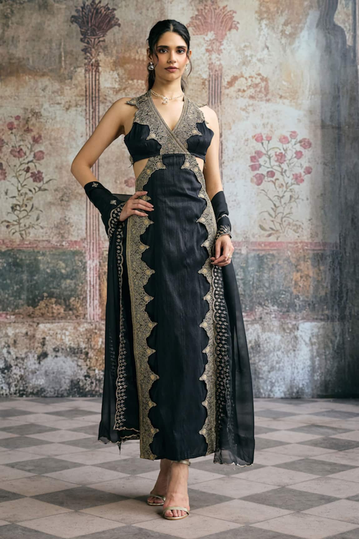 SAANJH BY LEA Kaia Embroidered Kurta Set