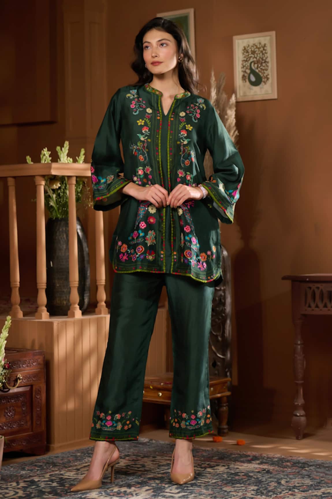 Taroob Dancing Feathers Embroidered Kurta With Pant