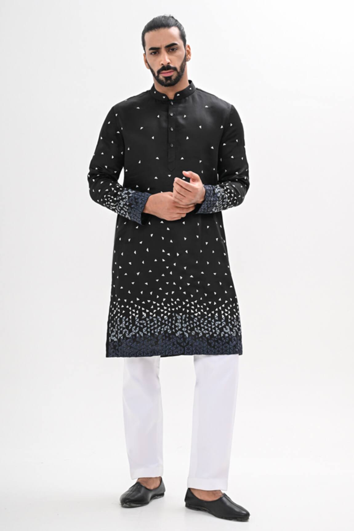 Kalpana Naik Ombre Onyx Hand Embroidered Kurta Set 