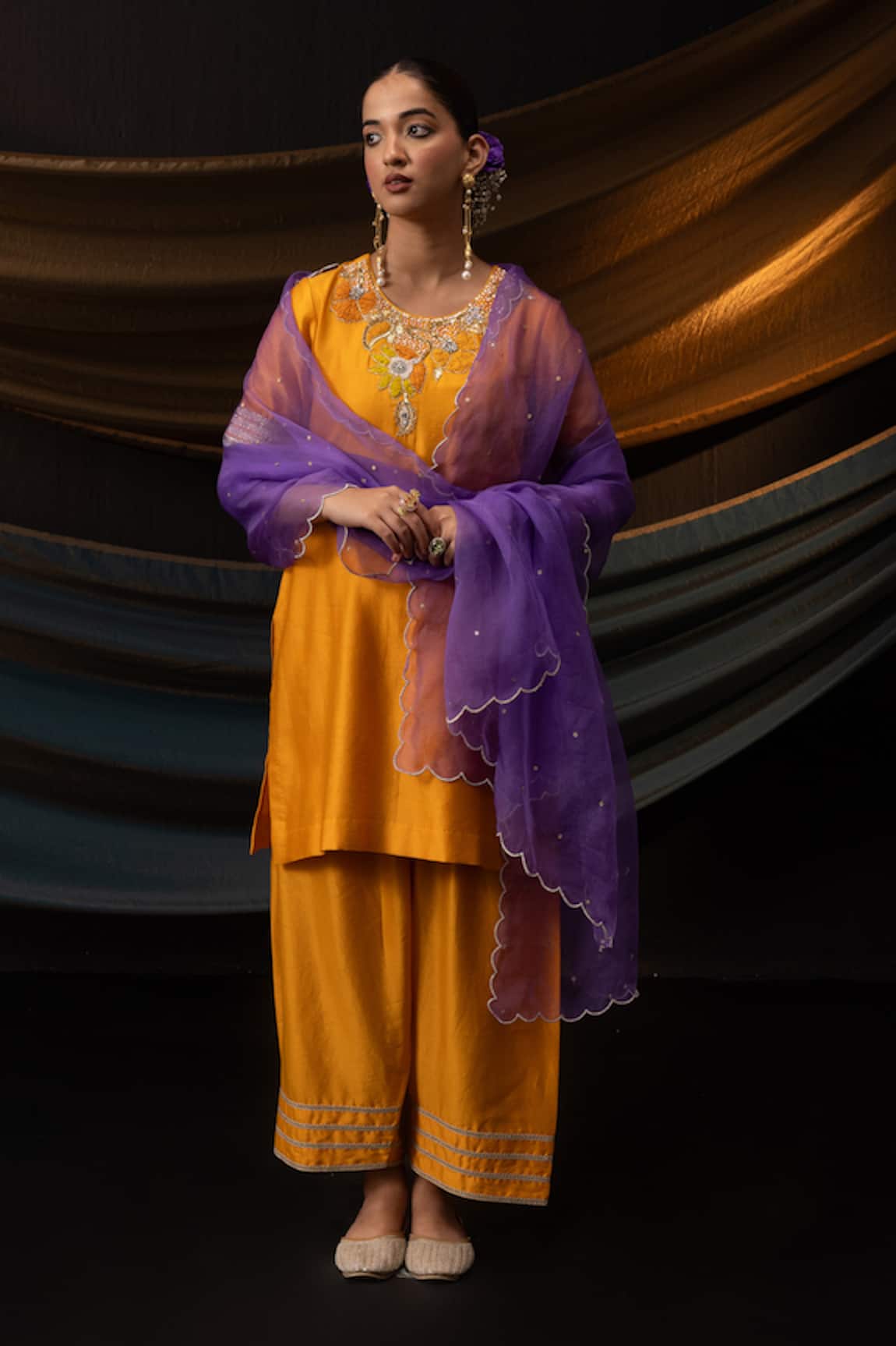 Svastih Zeenat 3D Floral Applique Kurta With Farshi Salwar