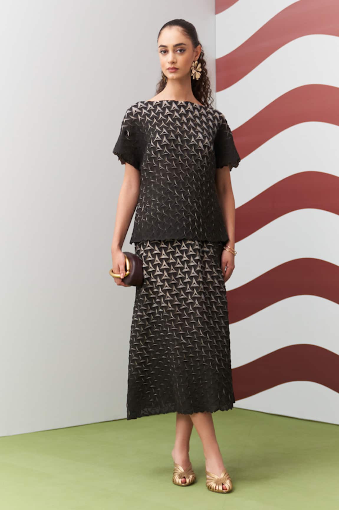 Pleats By Aruni Beige Black Alto Pleated Skirt Set