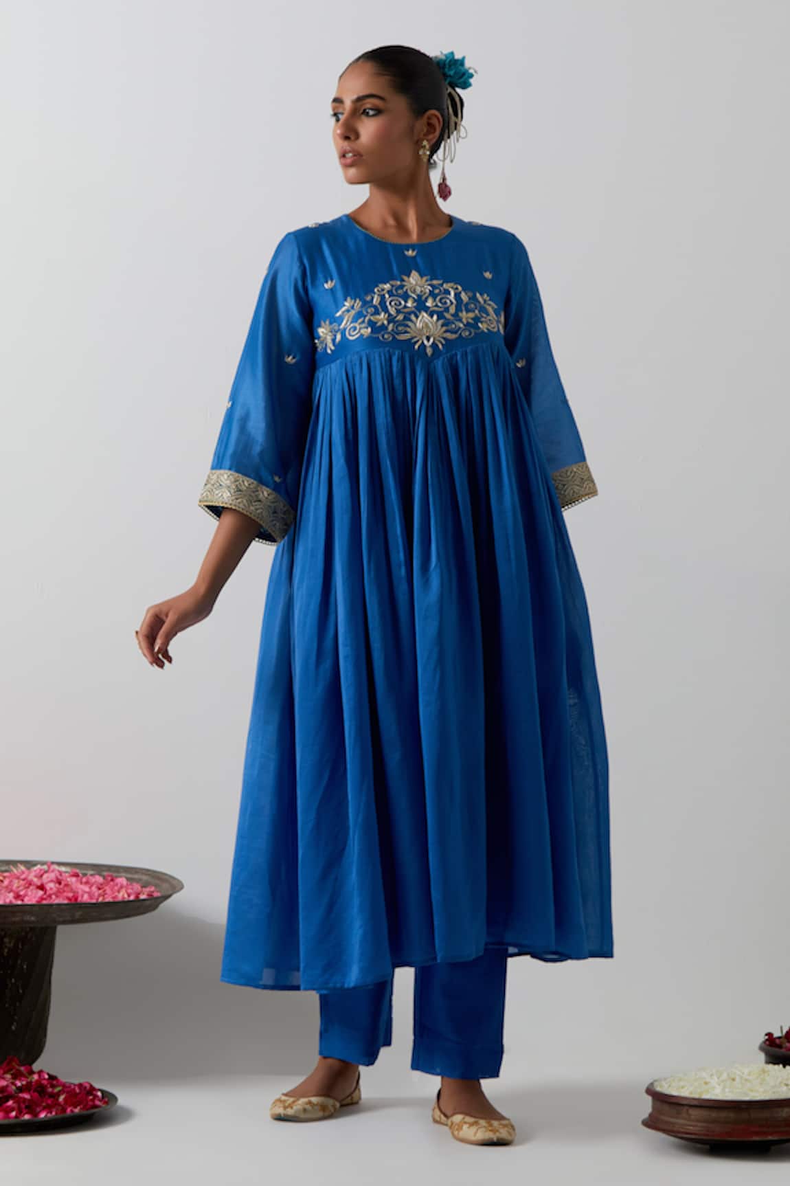 Vinusto Embroidered Anarkali & Pant Set 