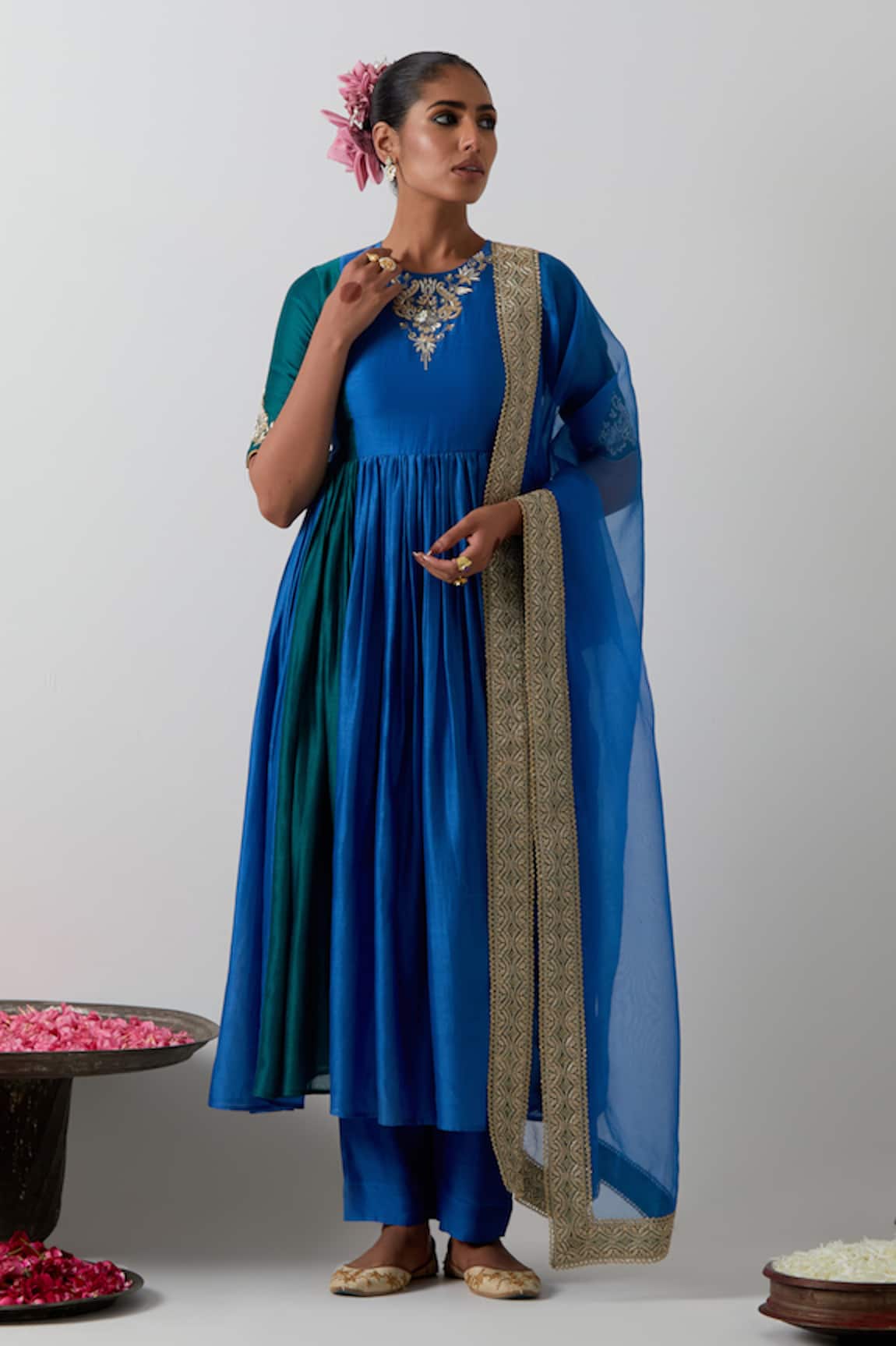 Vinusto Panelled Anarkali Set