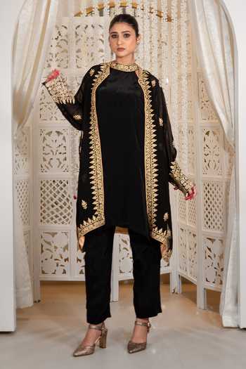 Daljit Sudan Aari & Tilla Embroidered Jacket Kurta Set 