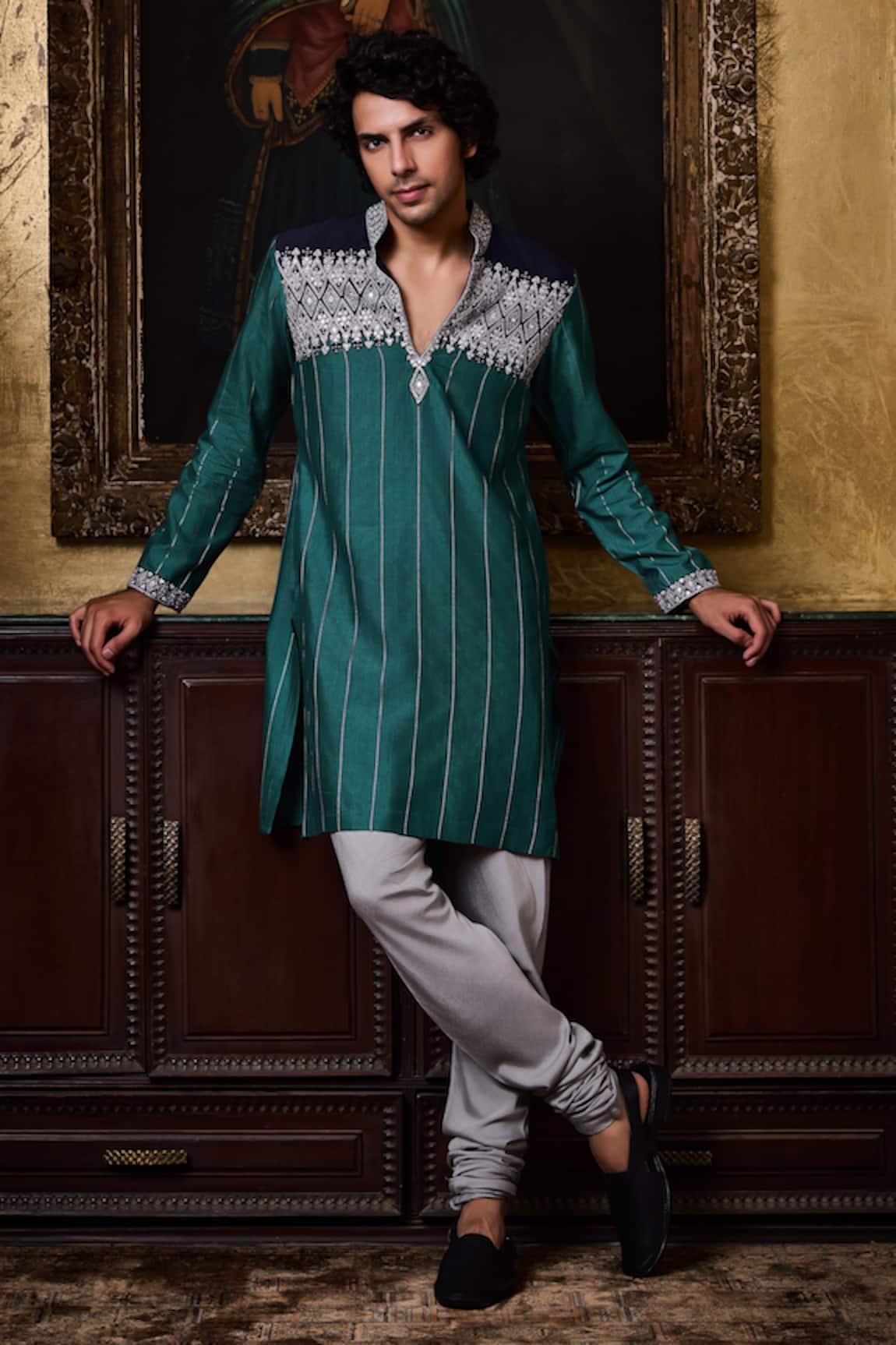 Histori Dhagai Embroidered Kurta & Churidar Set