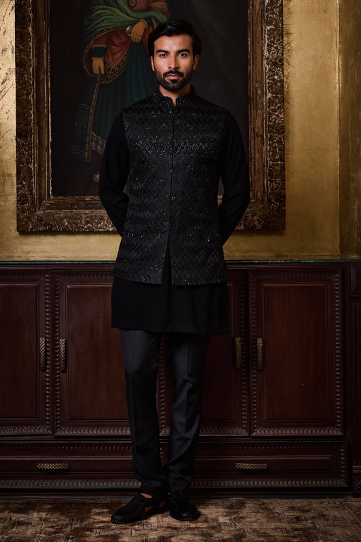 Histori Geometric Resham & Beadwork Bundi Kurta Set