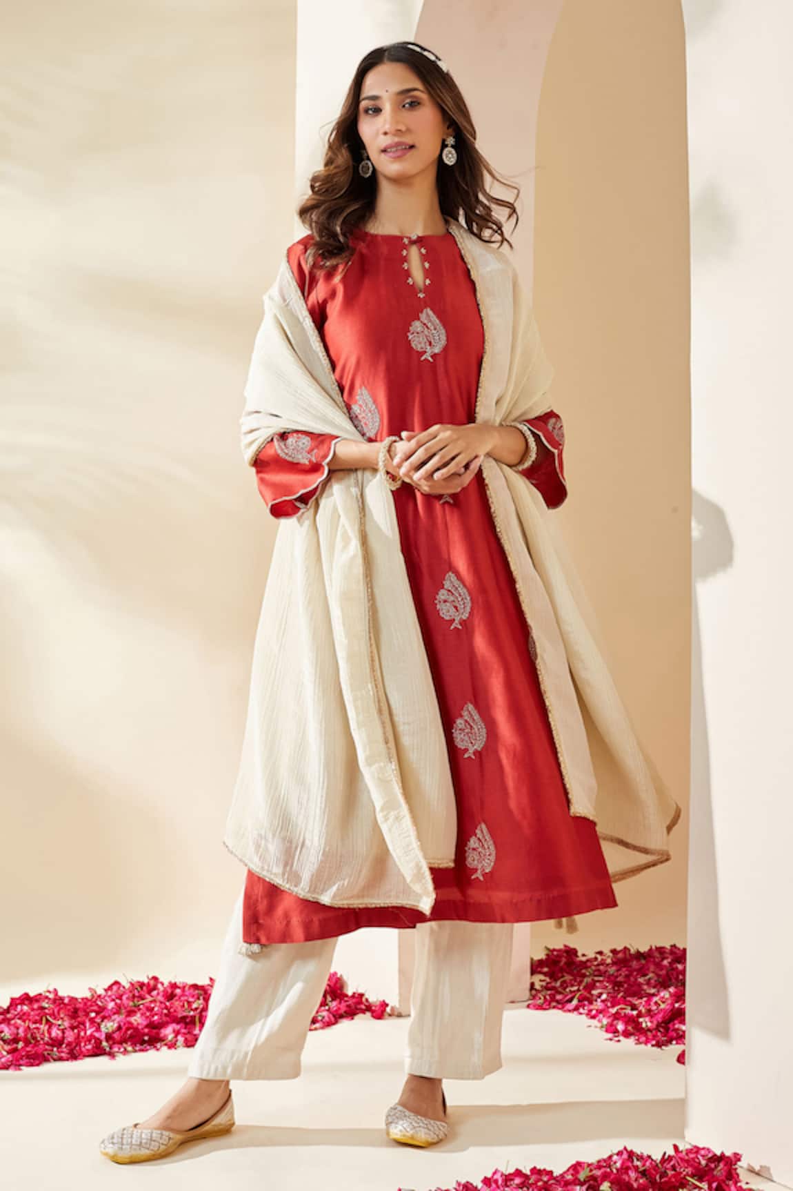 Mushio Red Embroidered Chanderi Dilruba Kurta Set