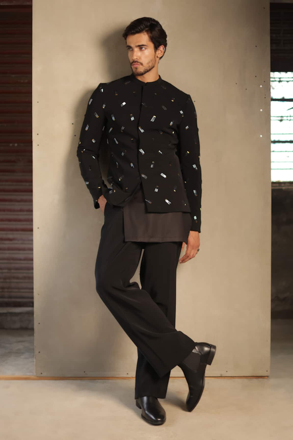 Tisa - Men Embroidered Bandhgala & Pant Set