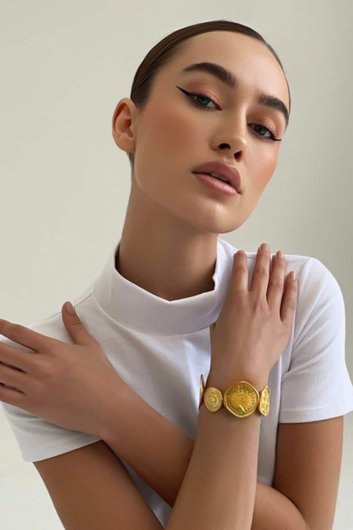 Mnsh Mor Shakti Coin Cuff