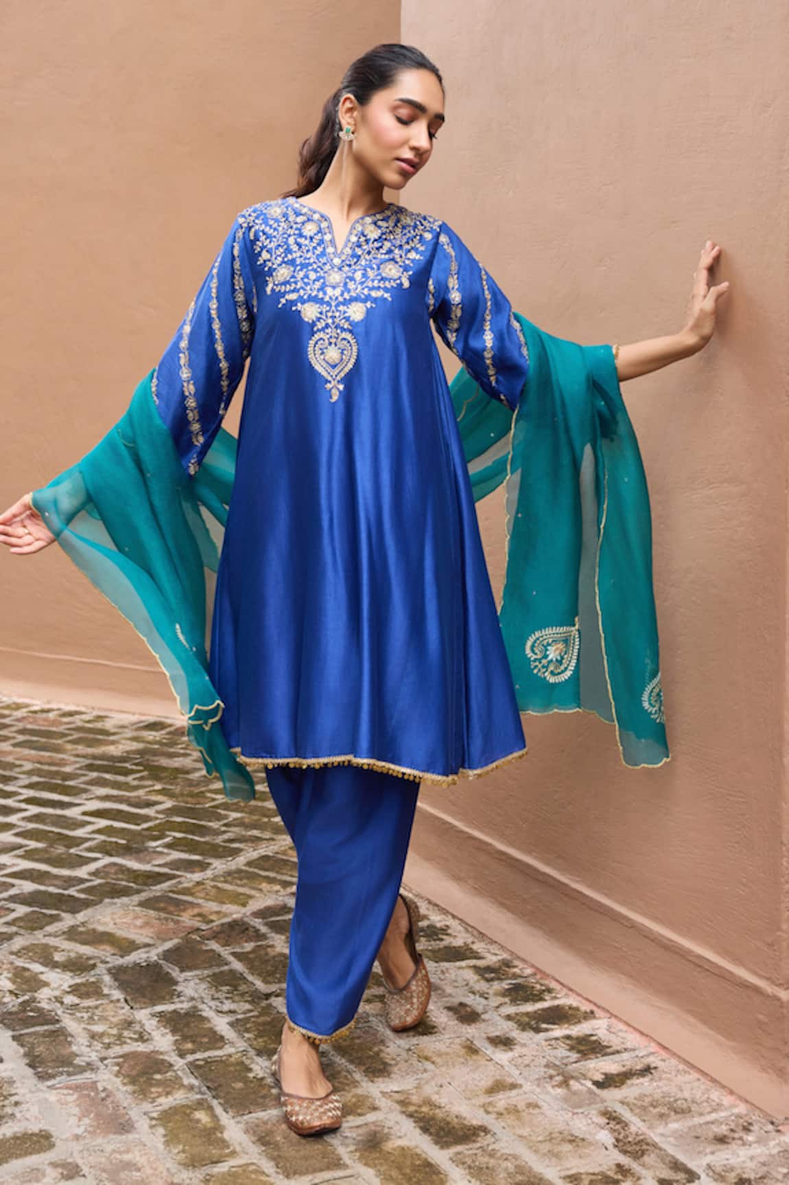 Dohr India Sitarah Embroidered Choga Kurta Set