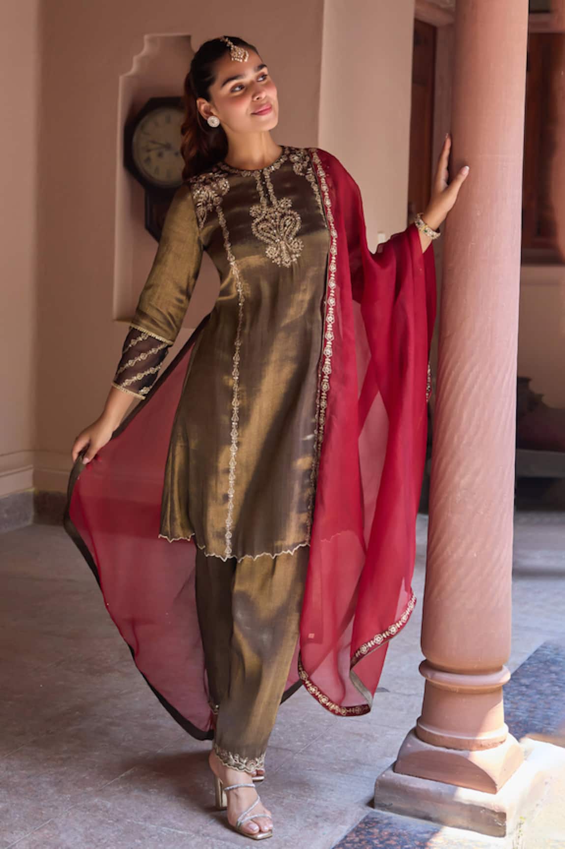 Dohr India Nurah Aari & Gota Embroidered Kurta Salwar Set