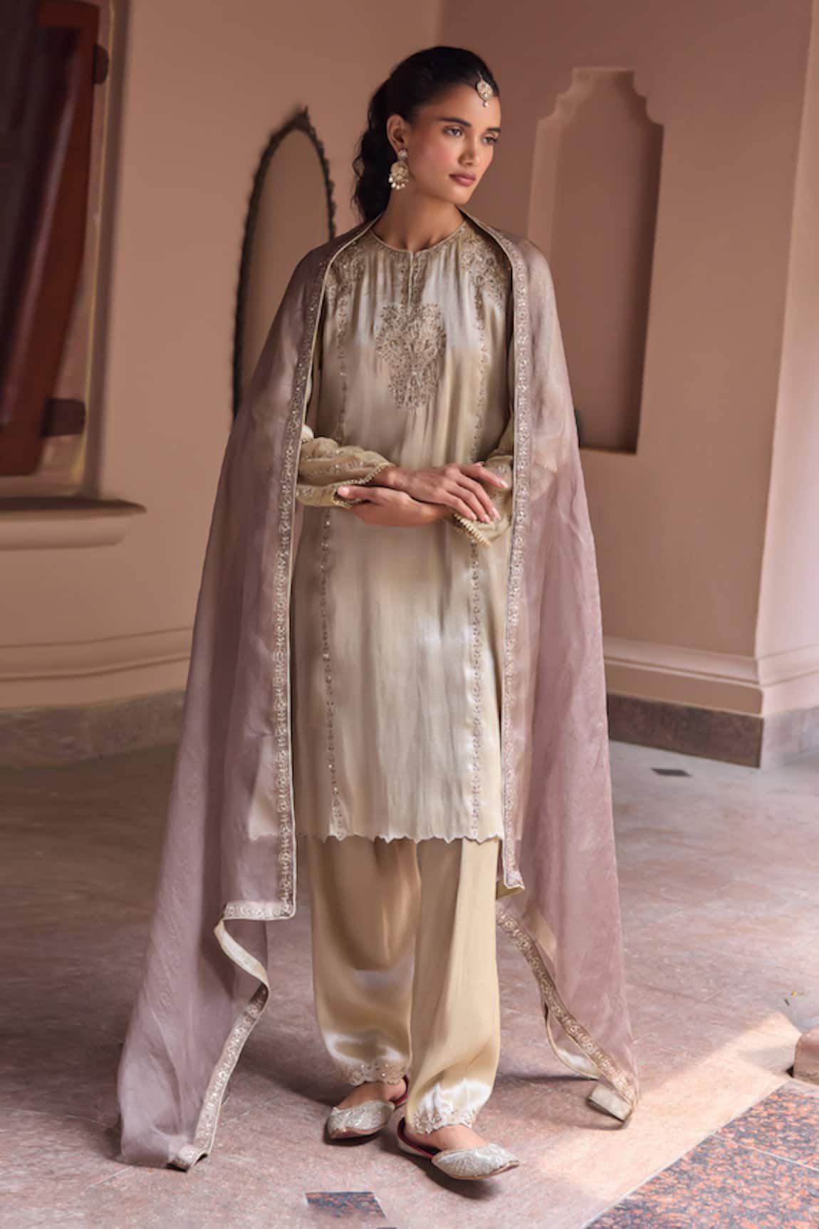 Dohr India Nurah Aari Embroidered Kurta Set