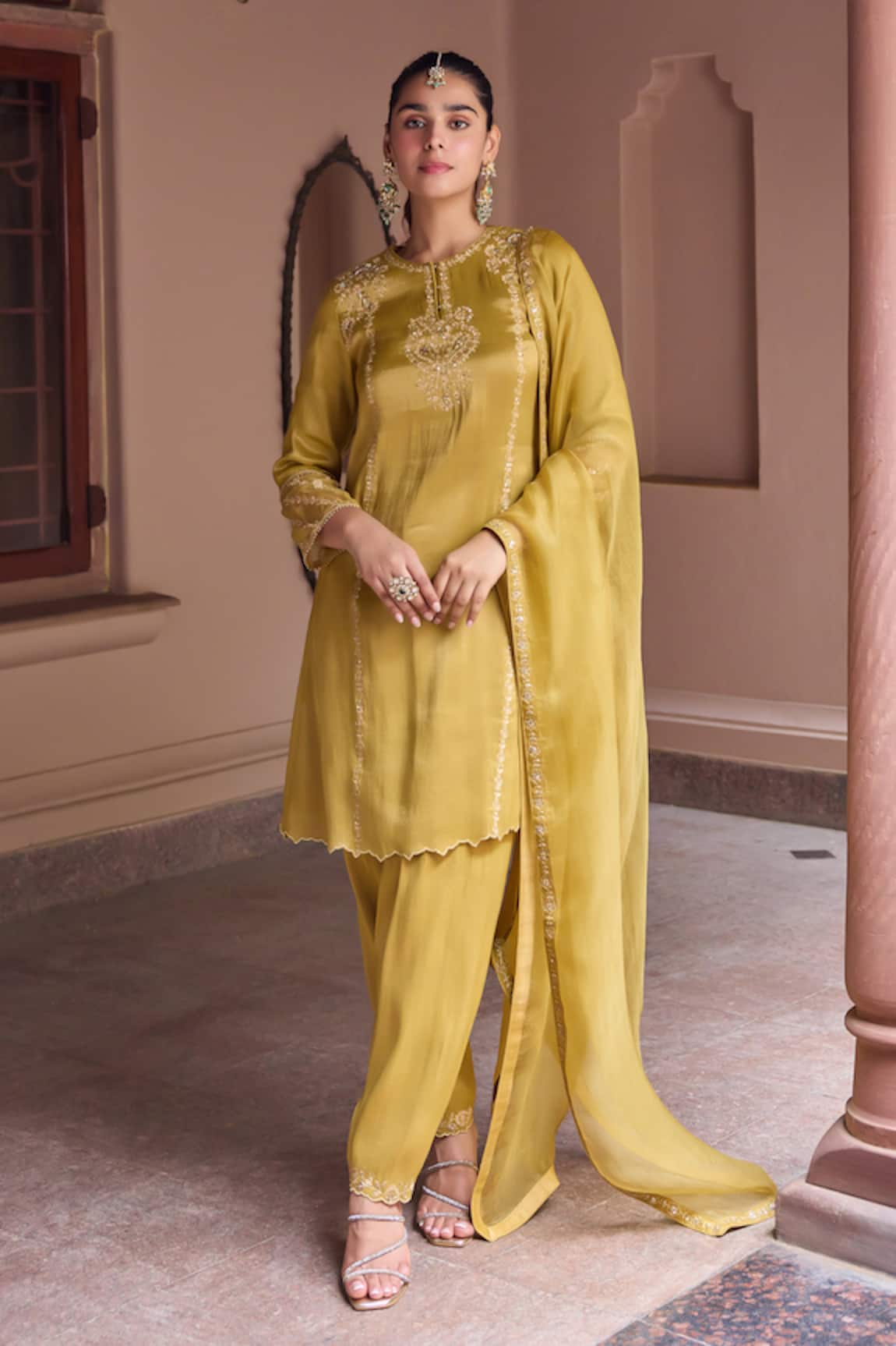 Dohr India Nurah Aari Embroidered Kurta & Salwar Set