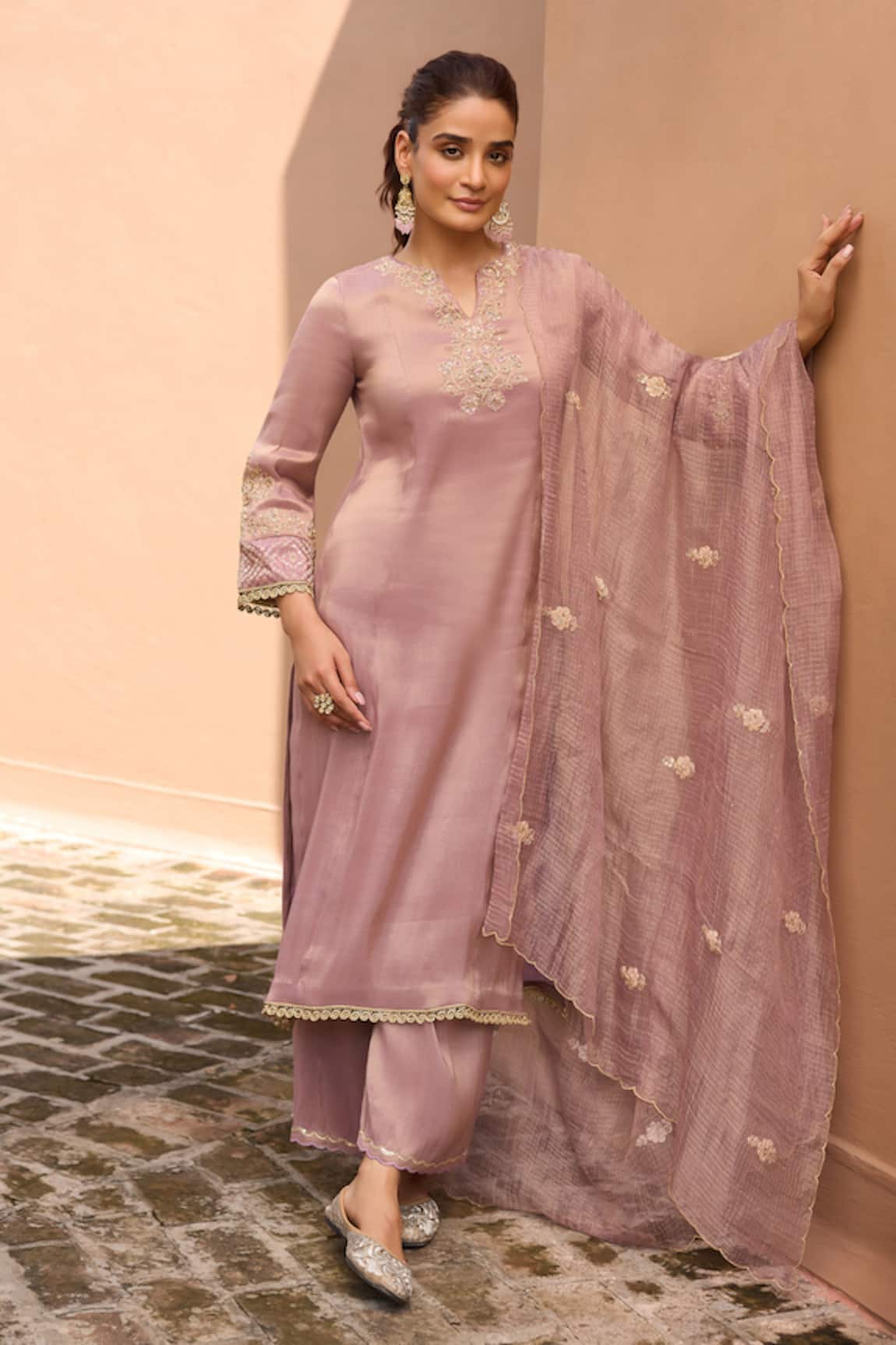 Dohr India Divani Zari & Sequins Embroidered Kurta Set