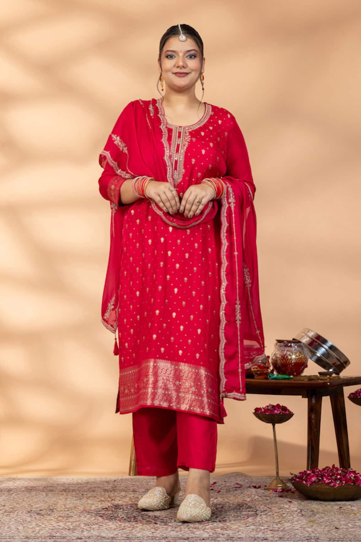 Mamicha Embroidered Kurta Set