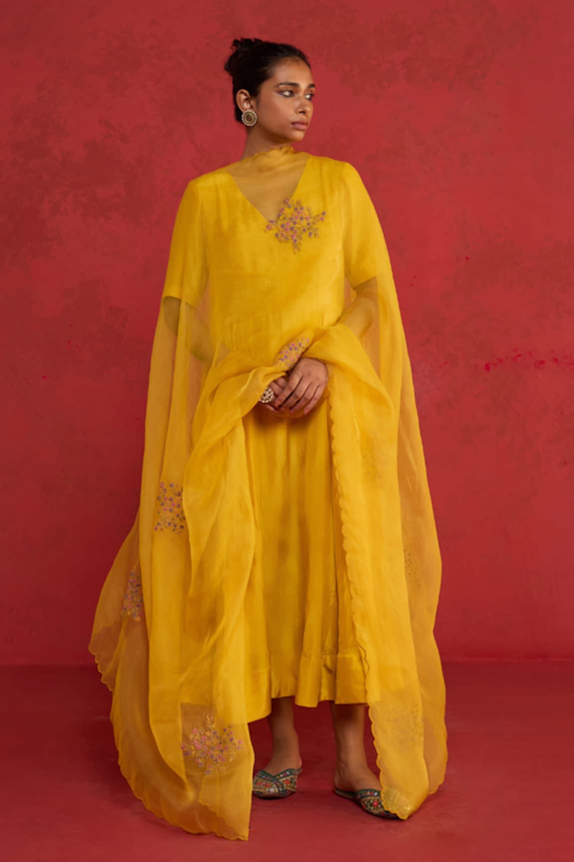 Rhua Ari & Zardozi Embroidered Kurta Pant Set