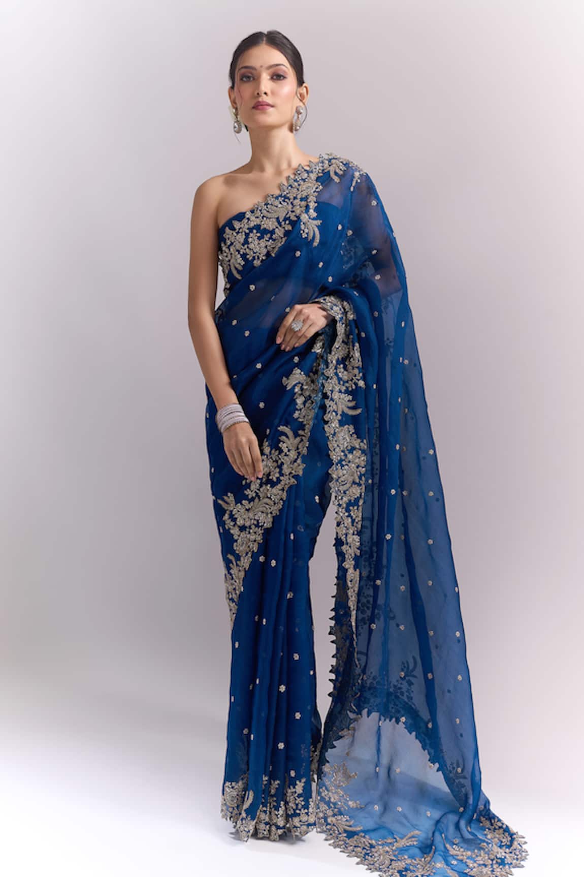 Anushree Reddy Embroidered Saree With Unstitched Blouse Piece 