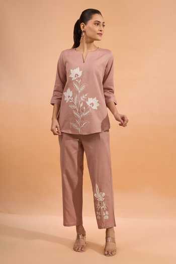 Naintara Bajaj Embroidered Cotton Linen Kurta & Pant Set 