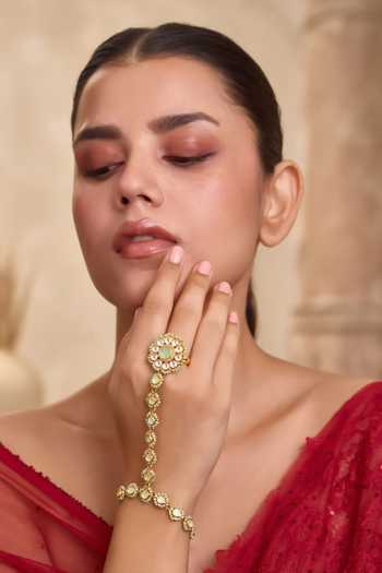 Paisley Pop Kundan Embellished Hathphool 