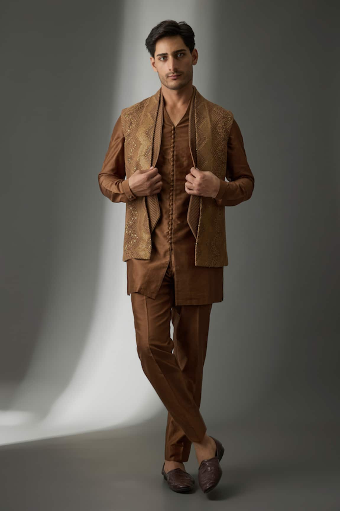 SALIL BHATIA Pracheen Mahal Embellished Layered Bundi Kurta Set