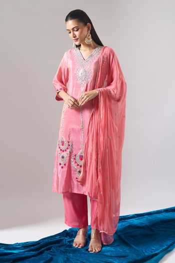 Samyukta Singhania Embroidered Kurta Set 