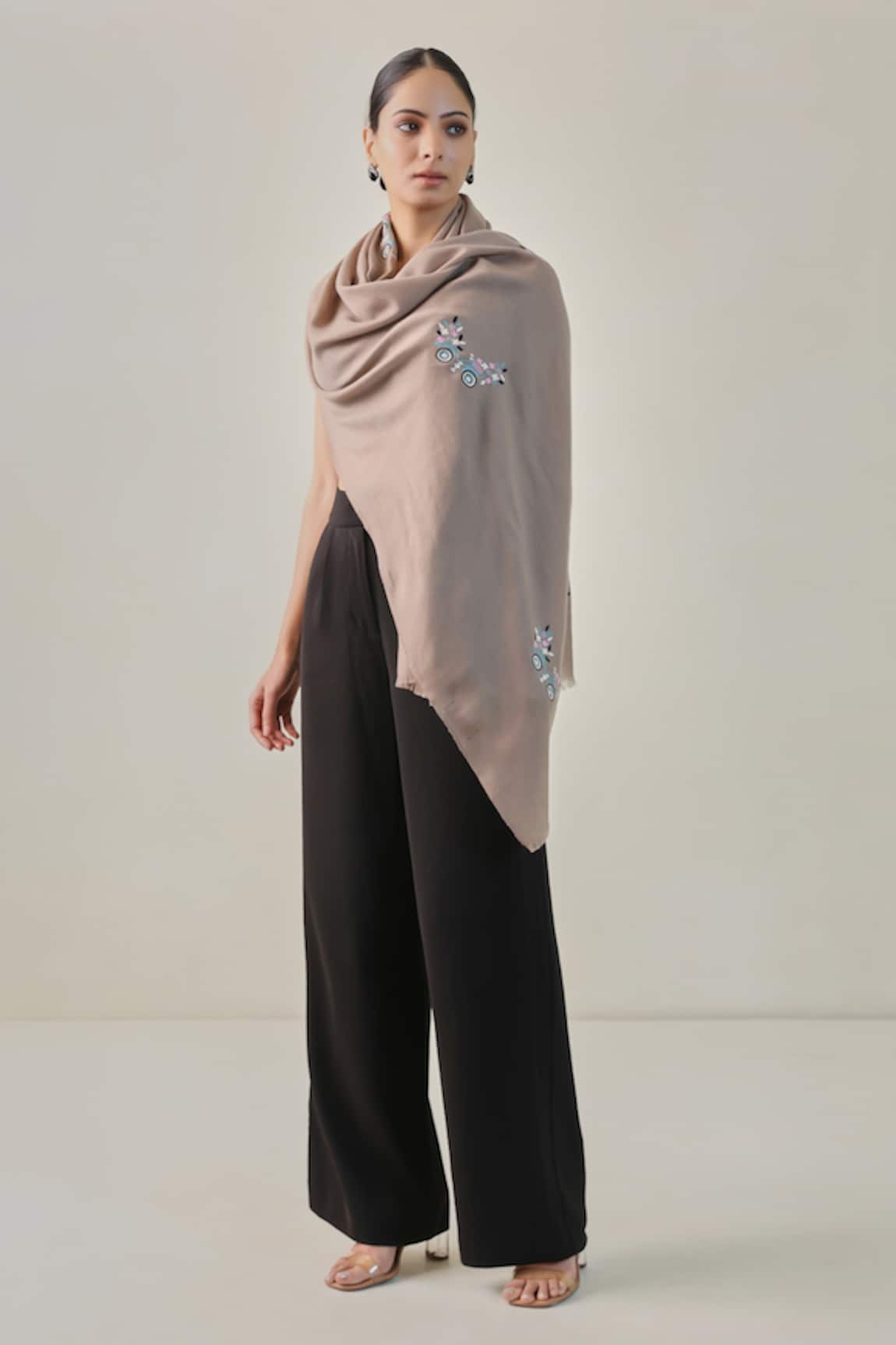 SHAZA Zuni Contrast Embroidered Pashmina Stole